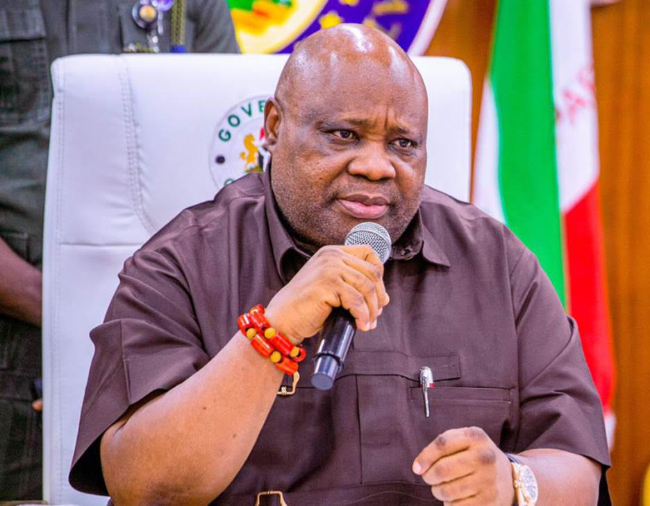 Osun: APC Asks FG to Seize Allocation as Adeleke Swears in Chairmen