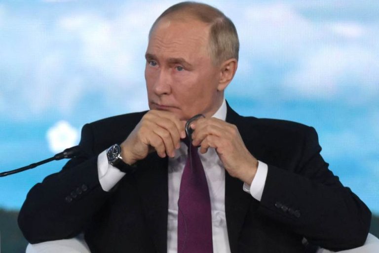 Russia Resumes Attacks on Ukraine After Easter Truce