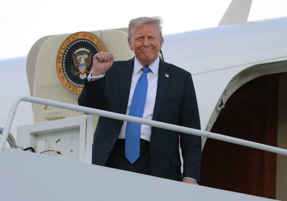 Donald Trump’s Approval Rating Underwater in Every Swing State—Poll
