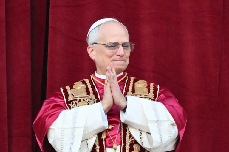  Pope Leo Addresses Gaza, Ukraine in First Sunday Blessing