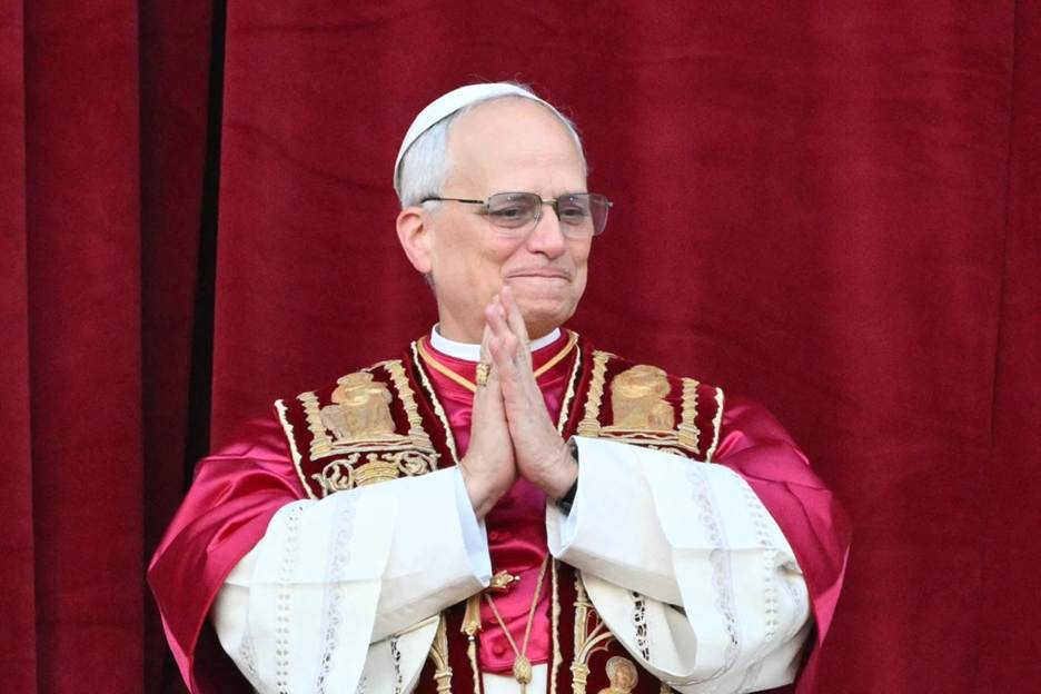  Pope Leo Addresses Gaza, Ukraine in First Sunday Blessing