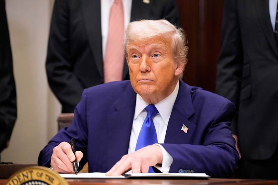 Trump Signs Executive Order Setting 30-day Deadline For Drugmakers to Lower Prescription Drug Costs