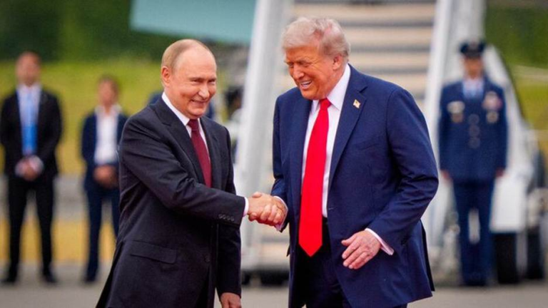 Alaska Summit: Trump Brags About How Putin Flattered Him to Evade Sanctions