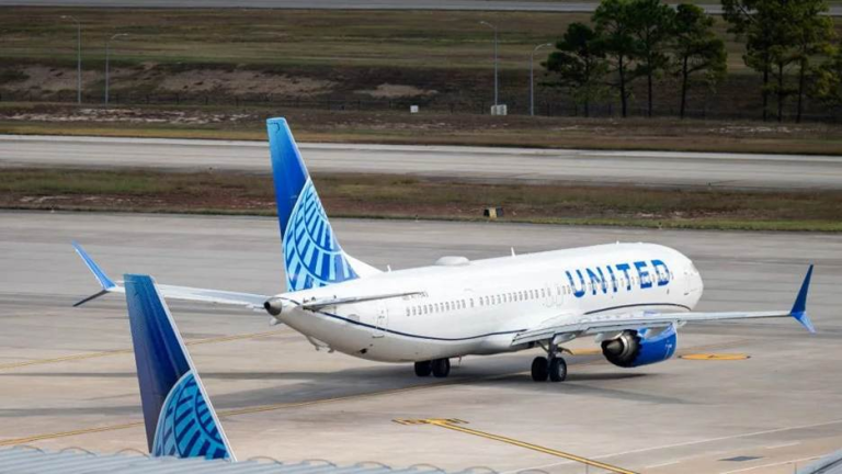 How A Nigerian Passenger, Abdulrahman Oriyomi Sneaked Onto United Flight With Suspected Fake Boarding Pass Forcing Plane Back To Gate