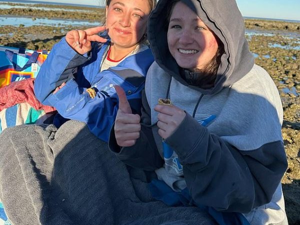 Best Friends Aged 16 Lost At SEA After Going Paddleboarding