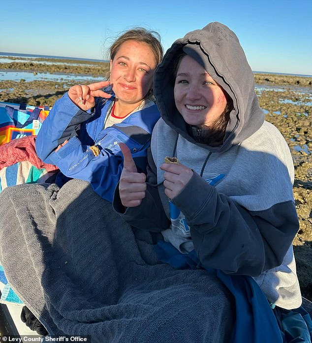 Best Friends Aged 16 Lost At SEA After Going Paddleboarding