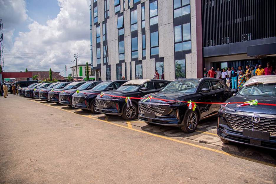 17 Acting LG Council Chairmen In Edo Receive SUV ‘Handshake’ From Okpebholo