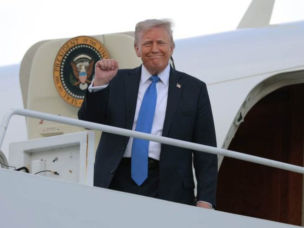  Supreme Court Temporarily Allows Trump To Enforce Transgender Troop Ban