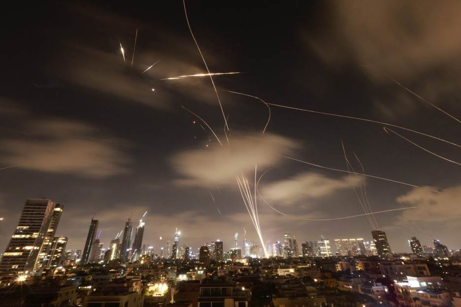 Iran Readies Missiles to Strike US Bases, Report Says, as Trump Mulls Options